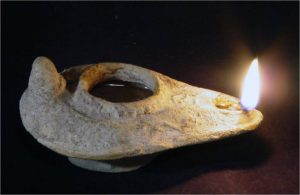 El aceite de oliva lampante se empleó primeramente como combustible de lámparas  El aceite de oliva lampante se empleó primeramente como combustible de lámparas