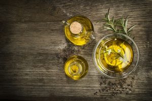 Aunque los aceites de oliva de marca blanca no tenga el mismo nivel de calidad que el AOVE, proporciona una solución en materia alimentaria